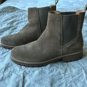 Crown Vintage Karina Chelsea boots